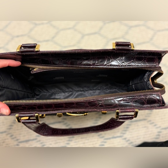 GIANNI VERSACE Vintage 90’s Brown Croc-Embossed Leather W/ Gold Buckle Handbag - Picture 13 of 16